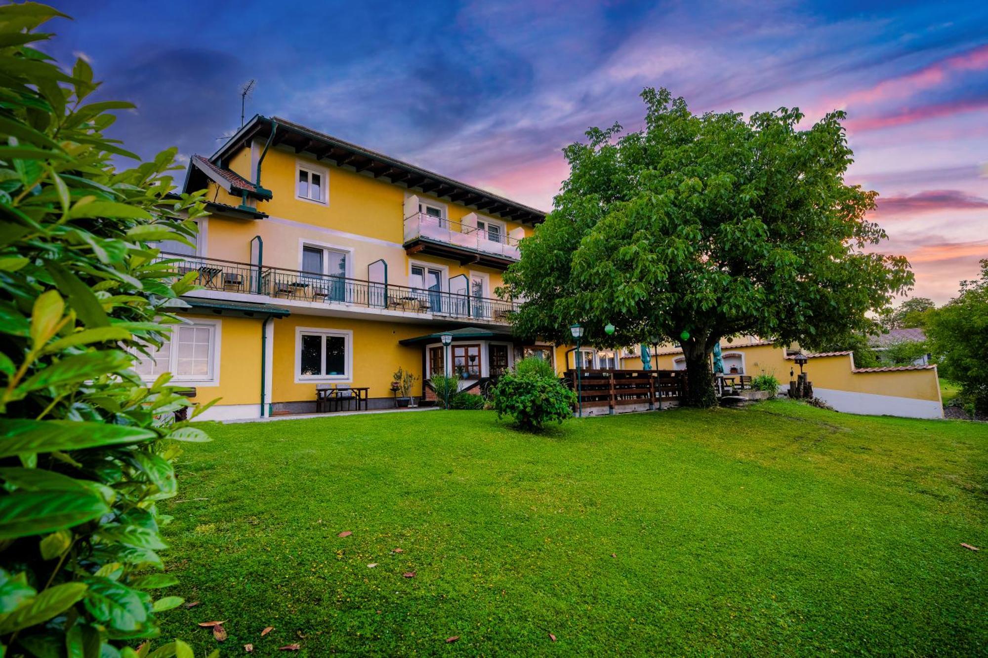 Pension Baumgartner-Berghof Obernberg am Inn Екстериор снимка